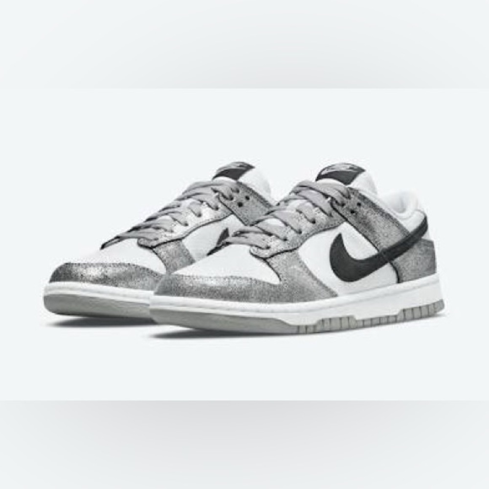 NEW Nike Women’s Golden Gal Dunks **Free Shipping!